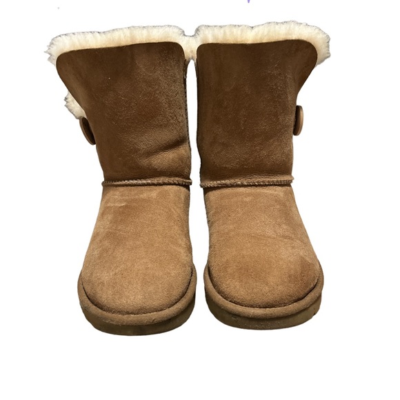UGG Shoes - Ugg Tan Bailey Button Woman’s Boots 7